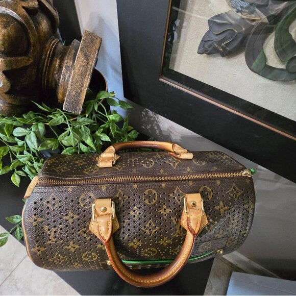 EUC RARE Authentic Limited Edition Louis Vuitton Perforated Speedy 30 - Picture 7 of 16